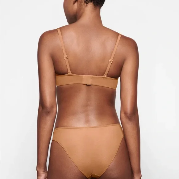 🧡SKIMS ULTRA FINE MESH STRAPLESS UNDERWIRE BRA IN BRONZE 34B - Picture 4 of 6